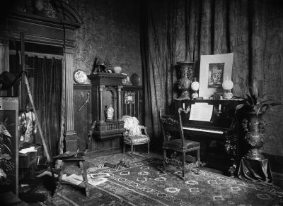 Carl Teufel: Władysław Czachórski´s atelier, Munich 1889. Black and white photograph from glass negative, 18 x 24 cm,  Foto Marburg image archive, Image No.: 121.579, Digitisation 2013