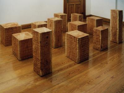 Zdj. nr 5: Bez tytułu, 1997 - Bez tytułu, 1997, drewno modrzewiowe, 245 x 164 x 88 cm, Sammlung de Weryha, Hamburg