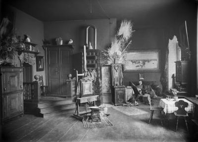 Carl Teufel: Franciszek Ejsmond´s atelier, Munich 1889. Black and white photograph from glass negative, 18 x 24 cm,  Foto Marburg image archive, Image No.: 121.609, Digitisation 2013