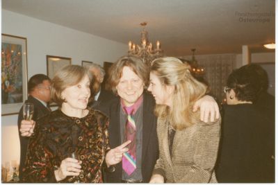 Spotkanie w konsulacie RP w Monachium. W środku Leszek Żądło, z prawej Barbara Kwiatkowska-Lass, 12.12.1992 r.