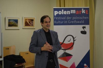 Reading with the author and publicist Matthias Kneip - Reading with the author and publicist Matthias Kneip at the “polenmARkT 2017”. 