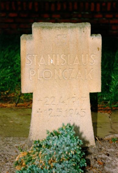 Grabsteine polnischer Soldaten und von Soldaten mit polnisch klingenden Namen -  