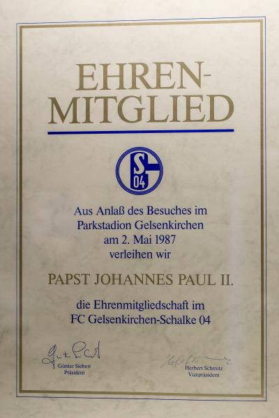 Dyplom Członka Honorowego klubu FC Schalke 04 dla Jana Pawła II - Dyplom Członka Honorowego klubu FC Schalke 04 dla Jana Pawła II, 1987 r.  