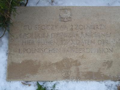 Groby obu polskich zołnierzy i impresje z cmentarza -  