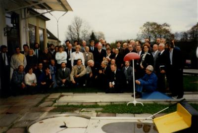 Wspólna fotografia członków PPS podczas zjazdu scaleniowego w Bernried, 1987 r. Widoczni na fotografii: Lidia Ciołkosz, Jacek Kowalski, Aleksander Menhard, Włodzimierz Sznarbachowski, Bogdan Żurek.