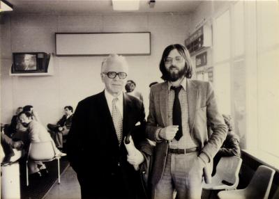 Od lewej: dr Ludwik Frendl i Jacek Kowalski, Port Lotniczy Londyn Heathrow, lata 80-te