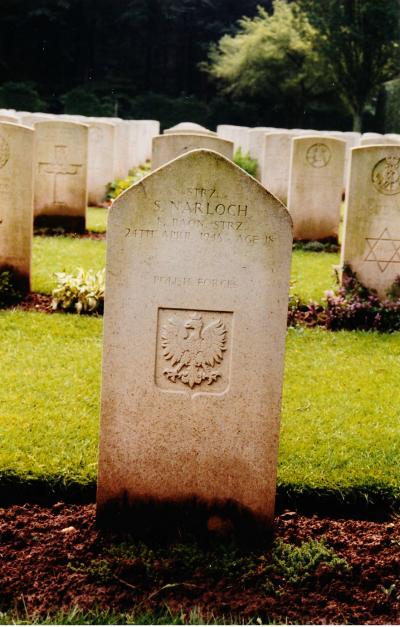 Tombstones of the soldiers of the Polish 1st Armoured Division in Kleve-Reichswald -  