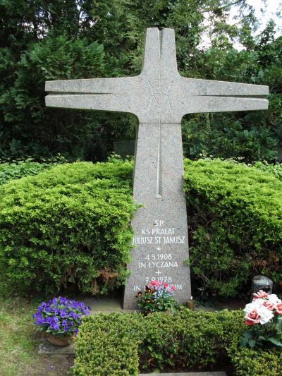Polish graves at the main cemetery in Mannheim -  