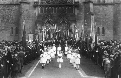 Religiöse Zeremonie in Herne, 1930 - Religiöse Zeremonie „Glaube unserer Väter“ im westfälischen Herne, 1930