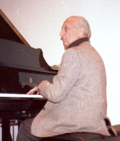 Władysław Szpilman przy fortepianie