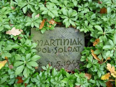 Kamienie nagrobne 11 polskich jeńców wojennych -  
