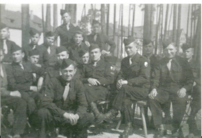 Zbigniew Muszyński in the middle on the chair, sitting third from the right - Zbigniew Muszyński in the middle on the chair, sitting third from the right. 
