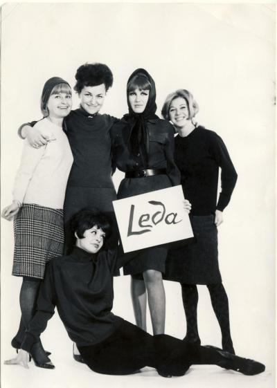 Helena Bohle-Szacki (2. v. l.) und ihre Models, Modehaus Leda, 1960er Jahre