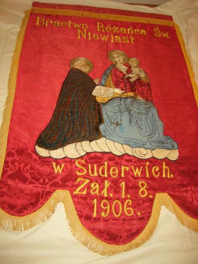 Fahne der Bruderschaft des Hl. Rosenkranzes der Frauen in Suderwich, gegründet am 1. August 1906, Schutzheiliger: der Heilige Josef – Leitspruch: Bete für uns