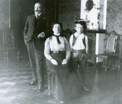 Malarz z żoną i synem, ok. 1905
