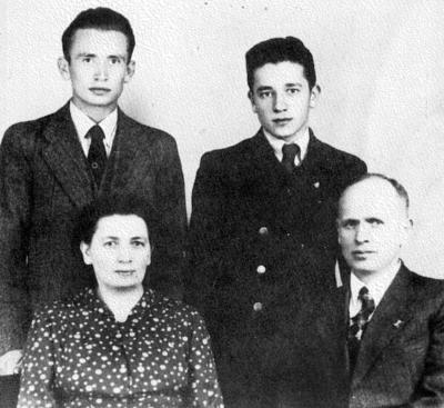 Familie Borowski 1938. In: Tadeusz Drewnowski, "Ucieczka z kamiennego świata", Warschau 1992.