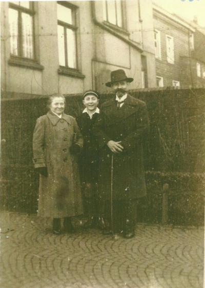 The Mandelbaum family in Remscheid, 1935  - The Mandelbaum family in Remscheid, 1935  