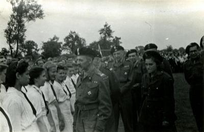 Gen. Bór-Komorowski wizytuje Maczków