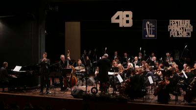 Poetic Jazz with the Polnische Philharmonie Sinfonia Baltica at the 48th Polish Piano Festival in Słupsk 2014.