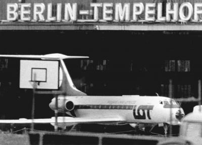 The Polish airline plane (Soviet type TU 134) with sixty-two persons on board after its landing in Berlin Tempelhof on 30. August 1978.