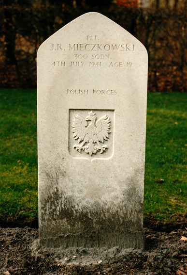 Gräber der polnischen Soldaten