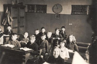 Schüler der polnischen Schule in Maczków - Schüler der polnischen Schule in Maczków, 1945