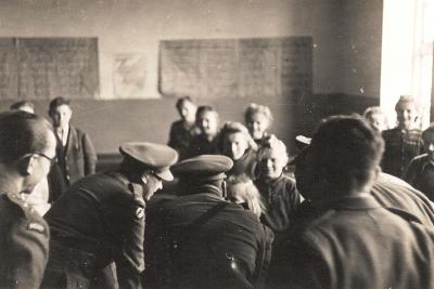 Visitation der polnischen Schule in Maczków - Visitation der polnischen Schule in Maczków, 1945