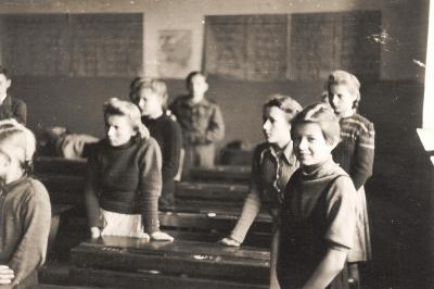 Students from the Polish school in Maczków - Students from the Polish school in Maczków, 1945