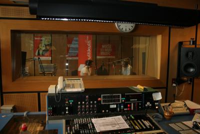 Das Studio von radio multikulti - Das Studio von radio multikulti im Haus des Rundfunks in Berlin. Von hier aus wurden die Sendungen auf der Berliner Frequenz UKW 106,8 Mhz (später 96,3 Mhz) ausgestrahlt. 