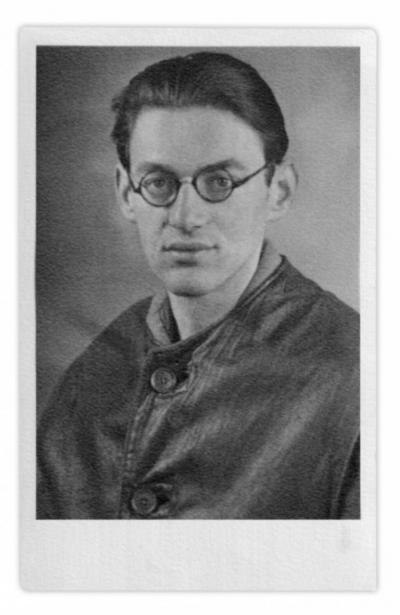 Andrzej Vincenz, Portrait photograph, 1946 - Andrzej Vincenz, Portrait photograph, 1946 