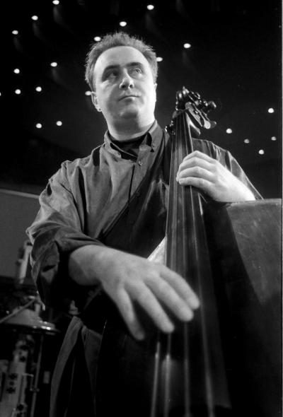 Vitold Rek and his instrument in 1992. 