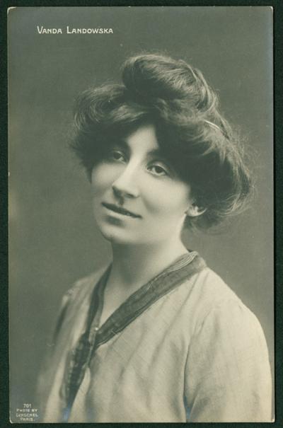 Postcard portrait of Wanda Landowska, Paris, taken some time after 1900. Photographer Aaron Gerschel (Frères Gerschel), Paris; published by Breitkopf & Härtel.