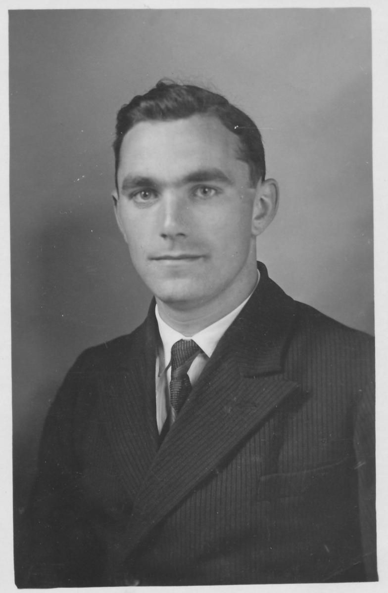 Hermann Scheipers, zdjęcie paszportowe, około 1925 r. Zdjęcie z archiwum prywatnego Hermanna Scheipersa